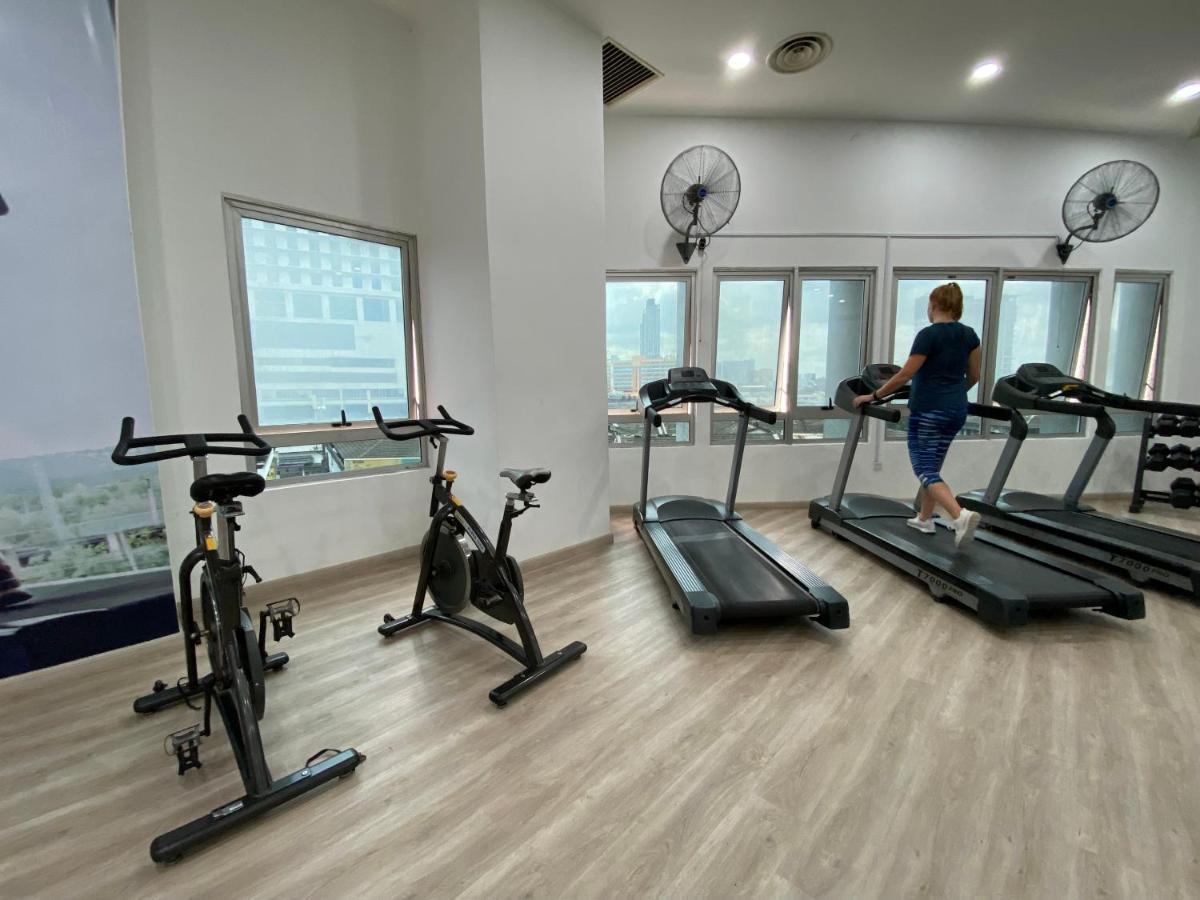 Апартаменты Spacious 3R,2R,Studio 5Min Walk To Time Square,Lalaport, Pool,Gym,Wifi Куала-Лумпур Экстерьер фото