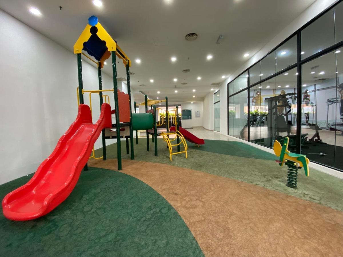 Апартаменты Spacious 3R,2R,Studio 5Min Walk To Time Square,Lalaport, Pool,Gym,Wifi Куала-Лумпур Экстерьер фото