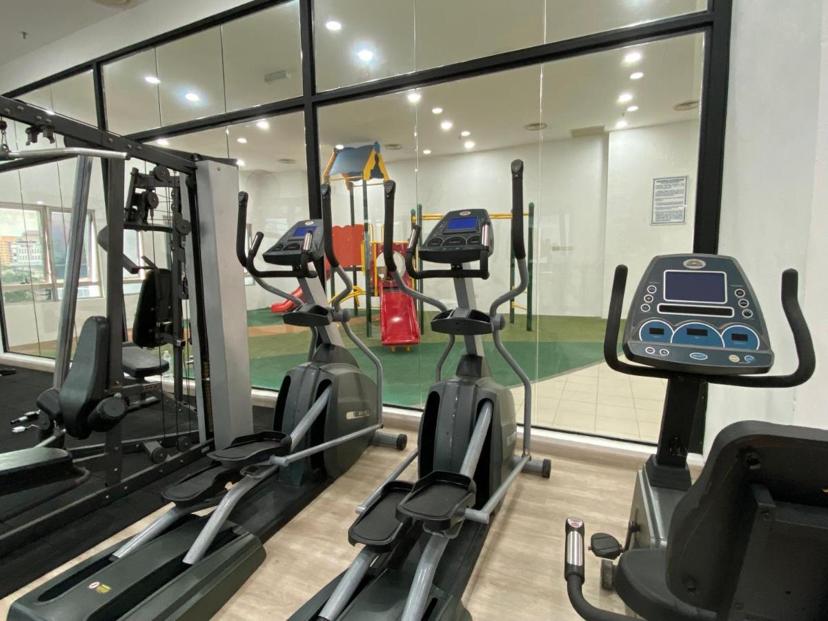 Апартаменты Spacious 3R,2R,Studio 5Min Walk To Time Square,Lalaport, Pool,Gym,Wifi Куала-Лумпур Экстерьер фото