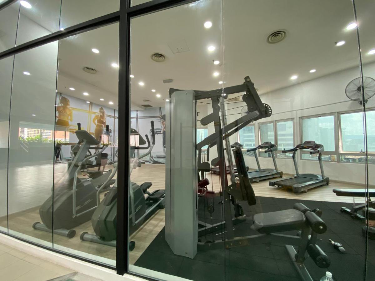 Апартаменты Spacious 3R,2R,Studio 5Min Walk To Time Square,Lalaport, Pool,Gym,Wifi Куала-Лумпур Экстерьер фото