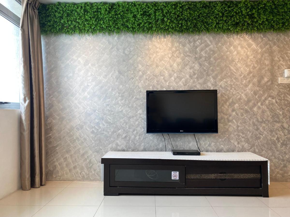 Апартаменты Spacious 3R,2R,Studio 5Min Walk To Time Square,Lalaport, Pool,Gym,Wifi Куала-Лумпур Экстерьер фото
